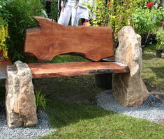 Birnbaum mit Sandstein